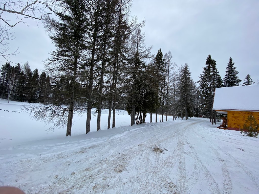 Domaine De La Coulée | 330 Chemin Cartier, Saint-Hilarion, QC G0A 3V0, Canada | Phone: (418) 633-5664