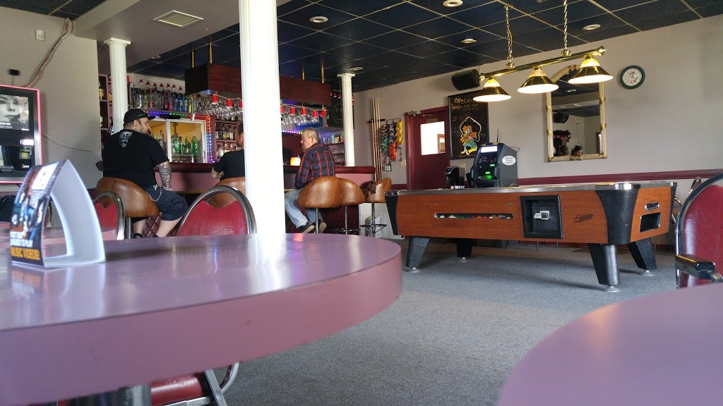 Parkview Lounge | 5027 50 Ave, Lamont, AB T0B 2R0, Canada | Phone: (780) 895-2028