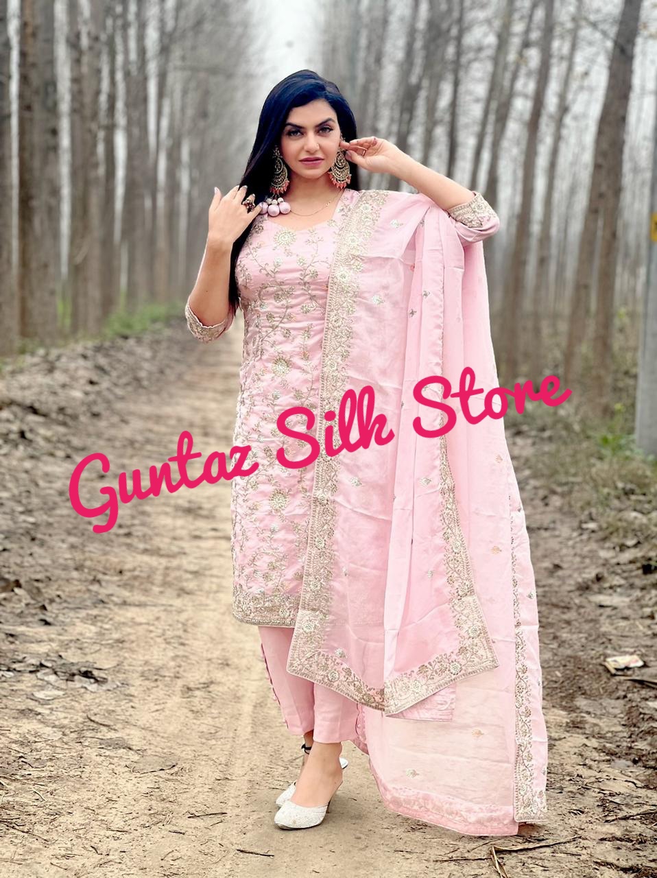 Guntaz Silk Store | 16 Quillberry Cl, Brampton, ON L7A 4N8, Canada | Phone: (647) 835-3000