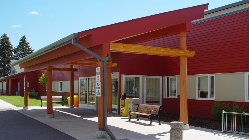 Hogarth Riverview Manor | 300 Lillie St N, Thunder Bay, ON P7C 4Y7, Canada | Phone: (807) 625-1110