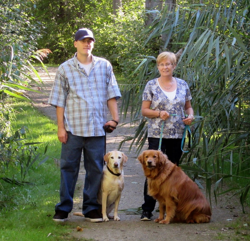 Round Trip Dog Walking & Pet Sitting | 293 Buckingham Dr, Stillwater Lake, NS B3Z 1G8, Canada | Phone: (902) 499-3595