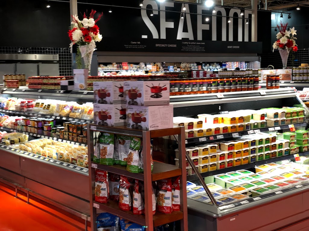 Loblaws | 3671 Dundas St W, York, ON M6S 2T3, Canada | Phone: (416) 769-7171