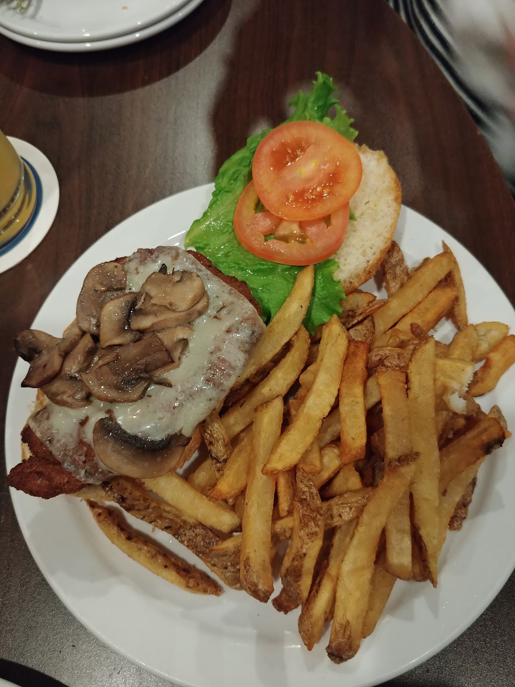 The Bent Elbow | 2880 King St E, Kitchener, ON N2A 1A7, Canada | Phone: (519) 208-0202