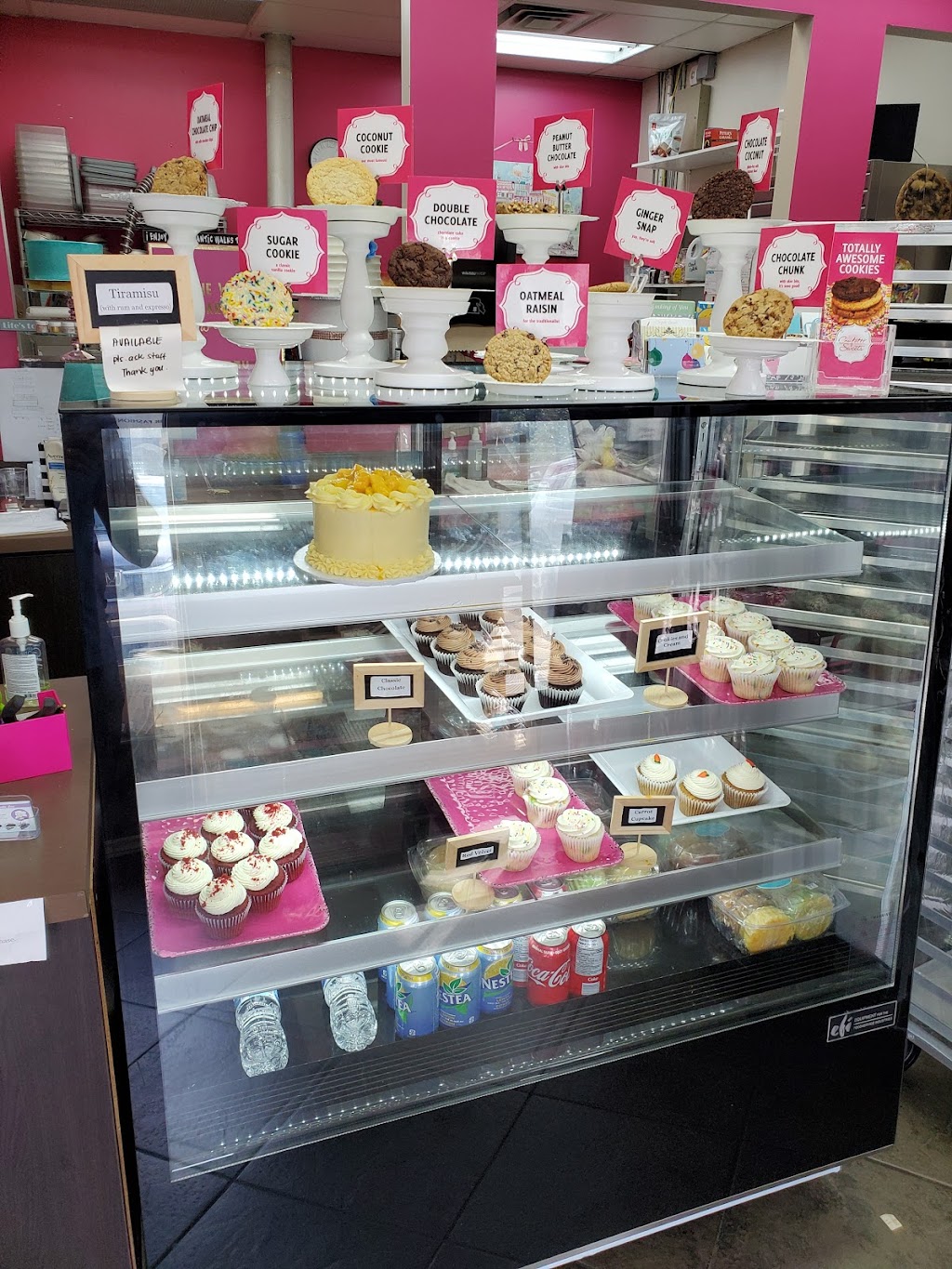 Cloud Cakes by Auntie Lou | 6861 170 St NW, Edmonton, AB T5T 4W5, Canada | Phone: (780) 540-2001