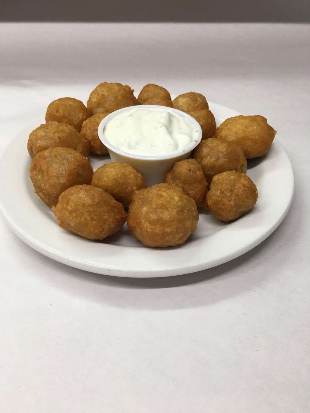 Harrys Fish & Chips | 1138 Fennell Ave E, Hamilton, ON L8T 1S5, Canada | Phone: (905) 383-0074