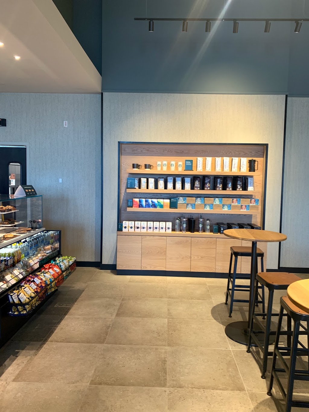 Starbucks | 6795 Airport Rd A2, Mississauga, ON L4V 1E6, Canada | Phone: (437) 246-3782