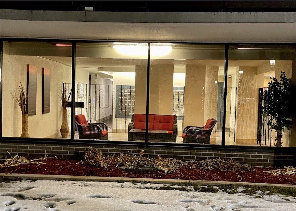 Markham Glen Condominium | 180 Markham Rd, Scarborough, ON M1M 2Z9, Canada | Phone: (416) 264-3191