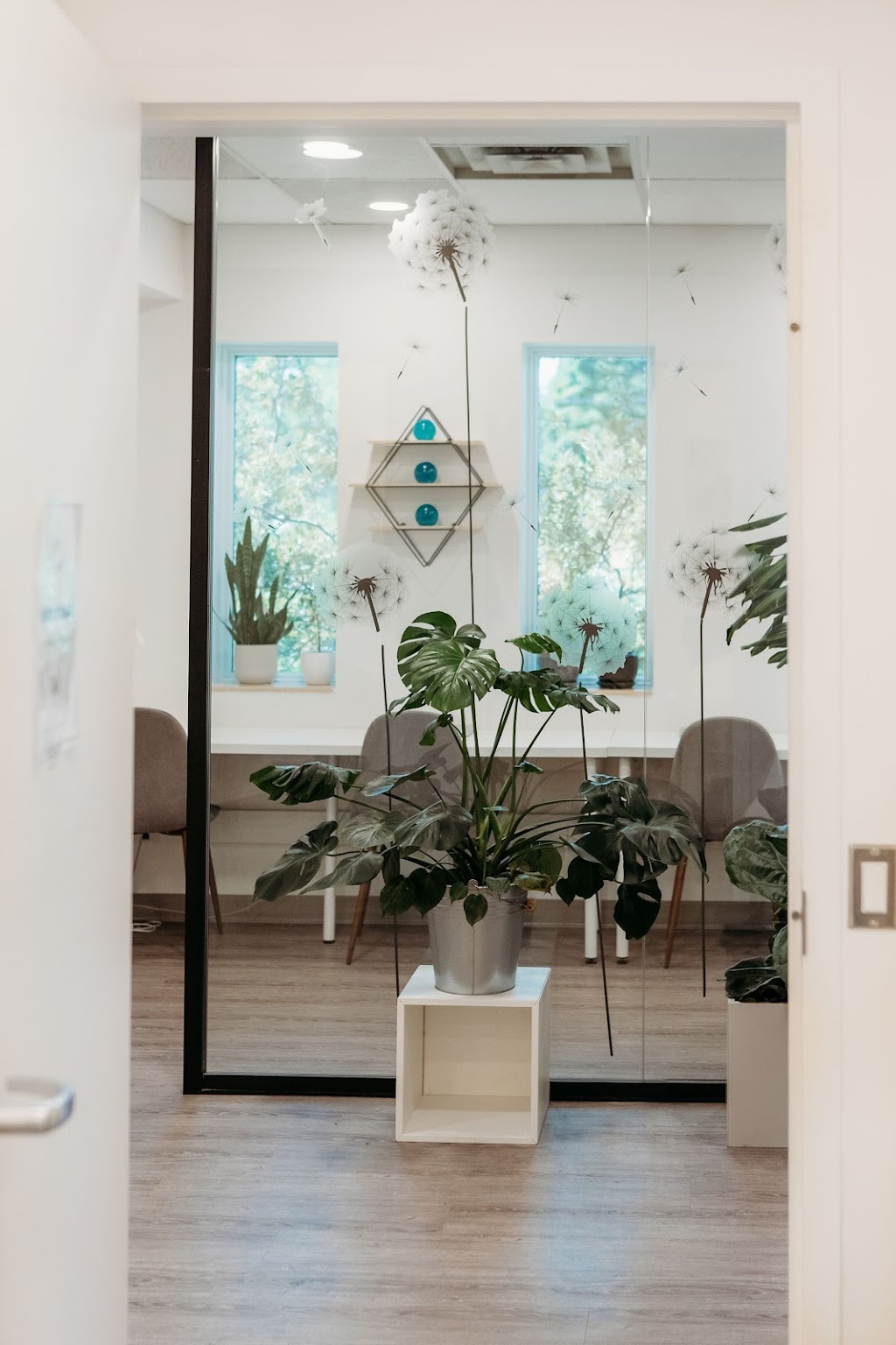 Savannah Massage Therapy and Wellness Clinic | 148 Manitou Dr #203, Kitchener, ON N2C 1L3, Canada | Phone: (519) 748-5111
