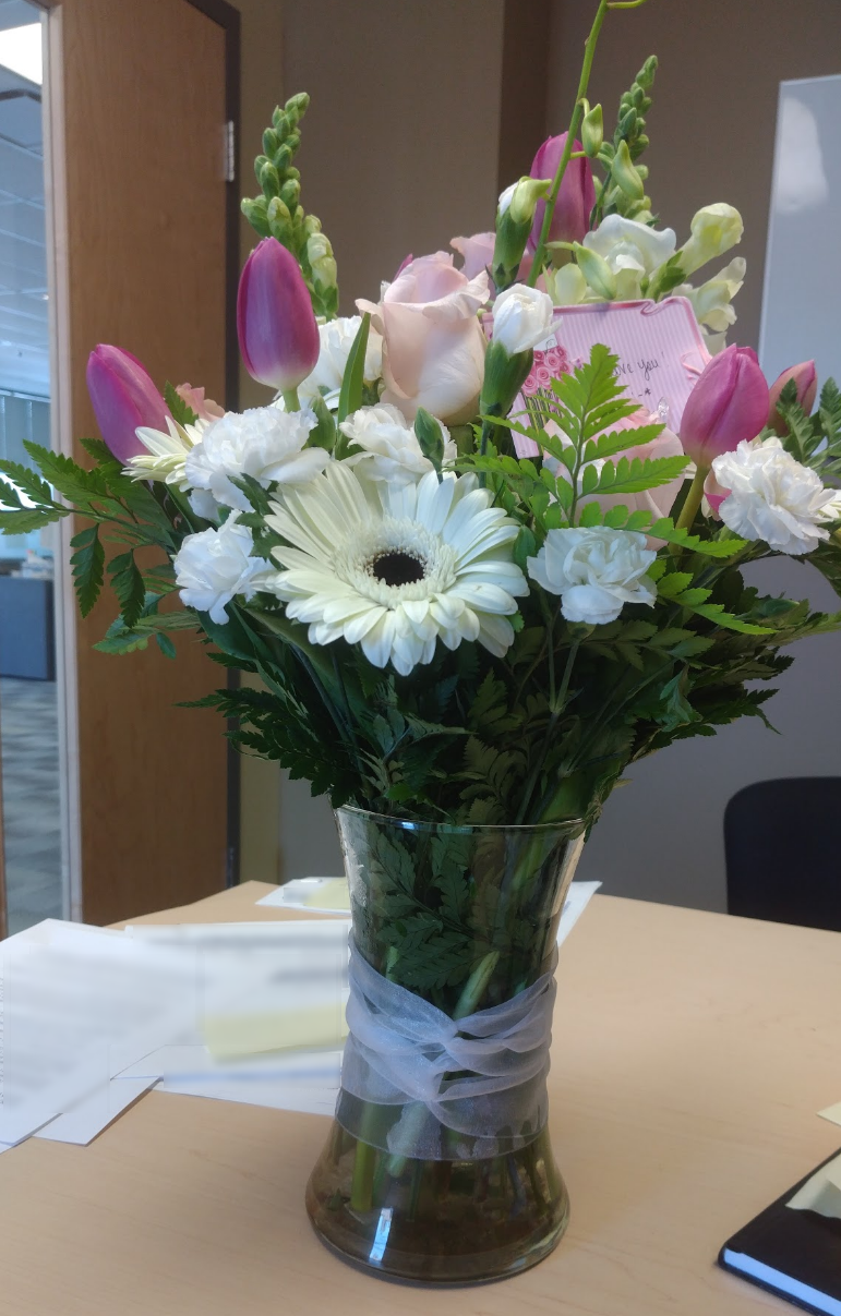 24hr Blooms n Roses - 24hr Classic Flowers | 2601 Matheson Blvd E #16, Mississauga, ON L4W 5A8, Canada | Phone: (905) 366-2306