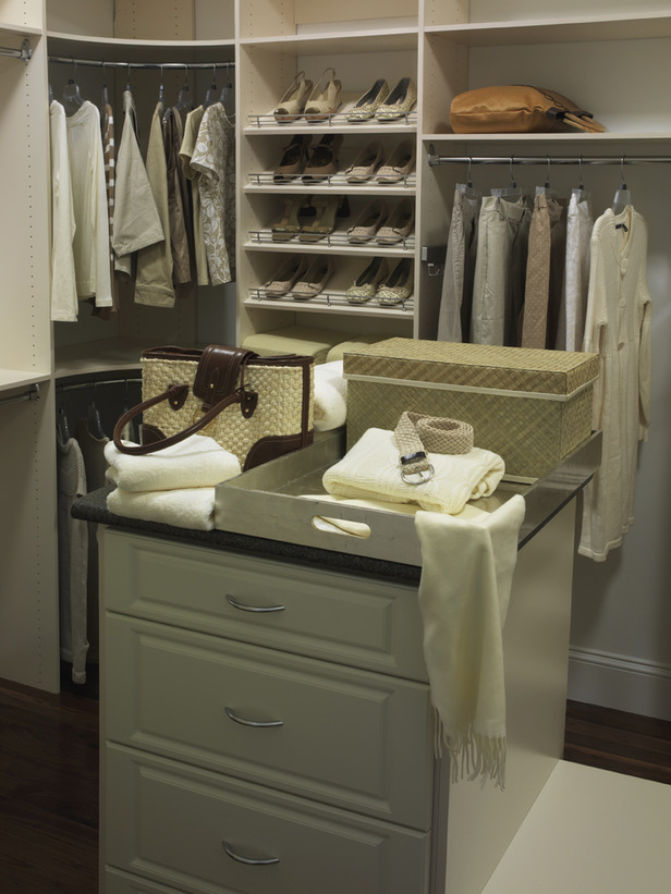 tailormade closets | Toronto, ON M9C 2J9, Canada | Phone: (416) 816-0472