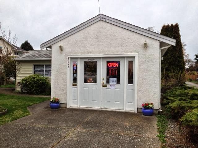 Family Hairstyling | 1985 Haultain St, Victoria, BC V8R 2L6, Canada | Phone: (250) 592-2220