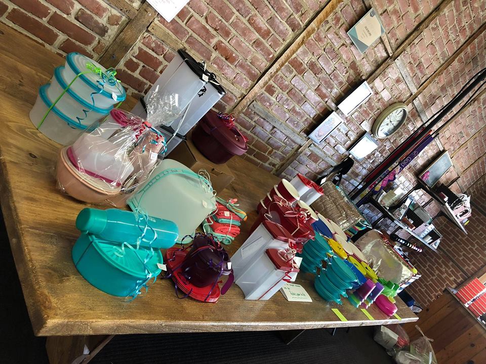 Le Local Tupperware | 32 Rue du Pont, Saint-Stanislas-de-Champlain, QC G0X 3E0, Canada | Phone: (819) 699-9877