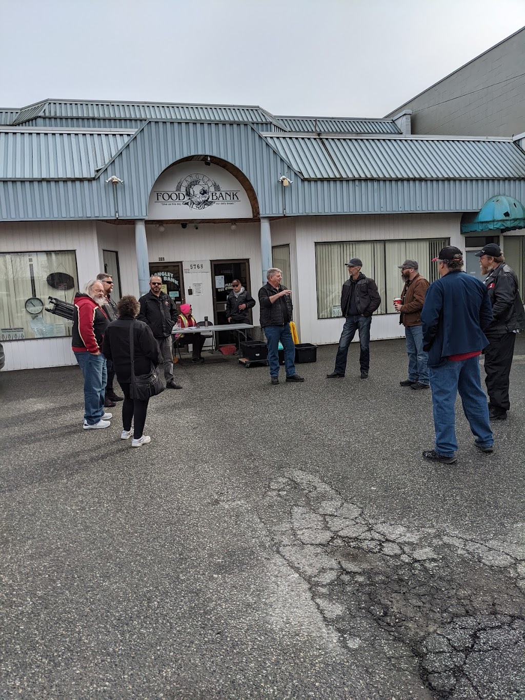 Langley Food Bank | 5768 203 St, Langley, BC V3A 1W3, Canada | Phone: (604) 533-0671