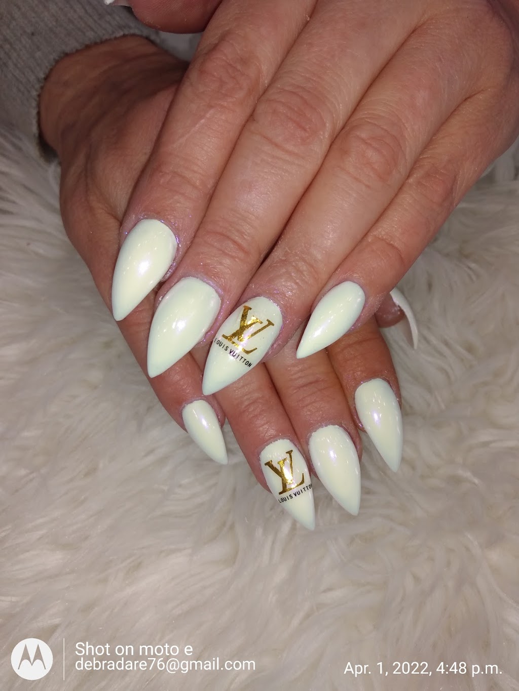 E Nails | 815 Saddleback Rd NW, Edmonton, AB T6J 5R4, Canada | Phone: (780) 705-8882