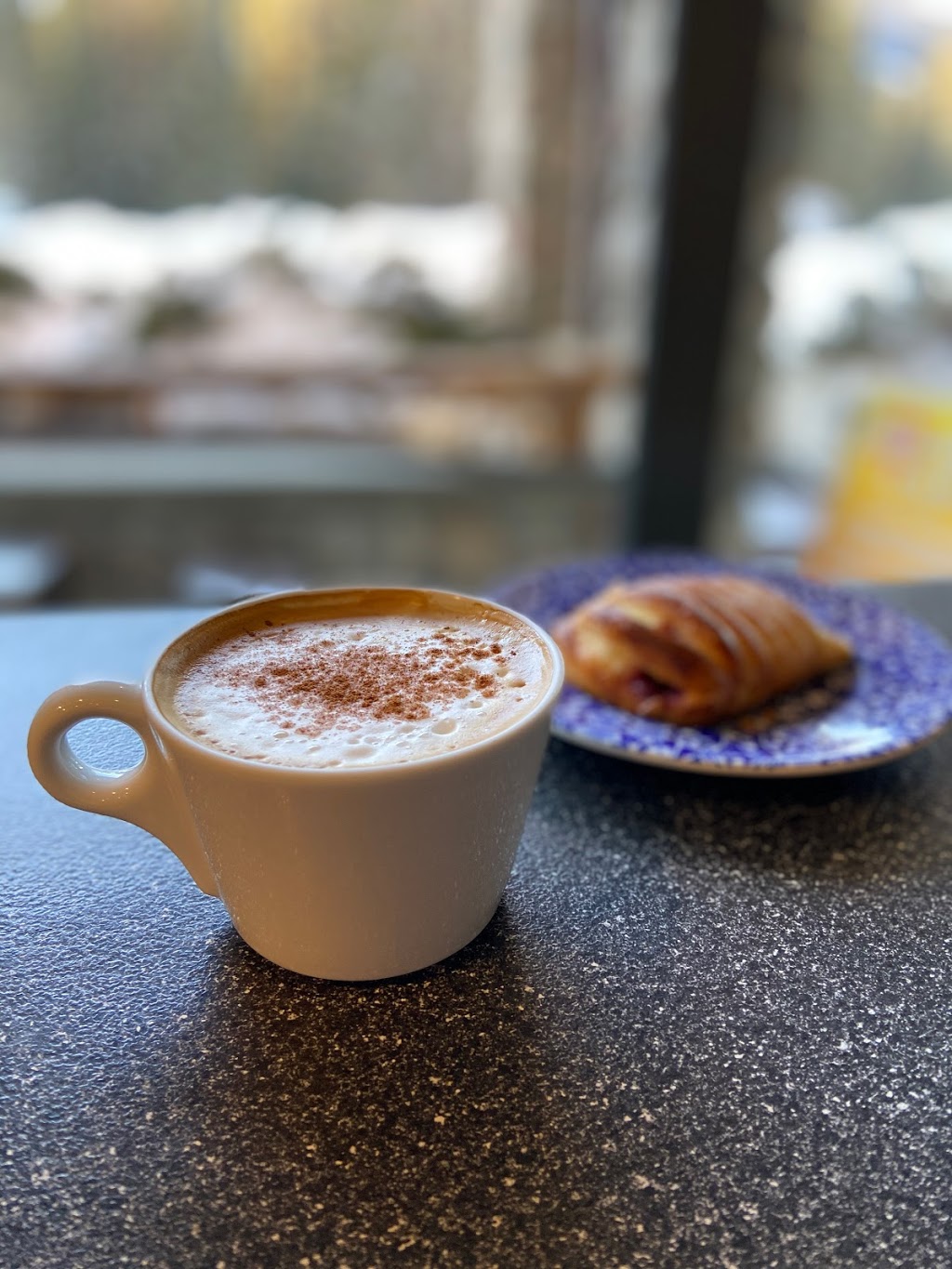 Bolacco Café | 3160 Creekside Way, Sun Peaks, BC V0E 5N0, Canada | Phone: (250) 578-7588