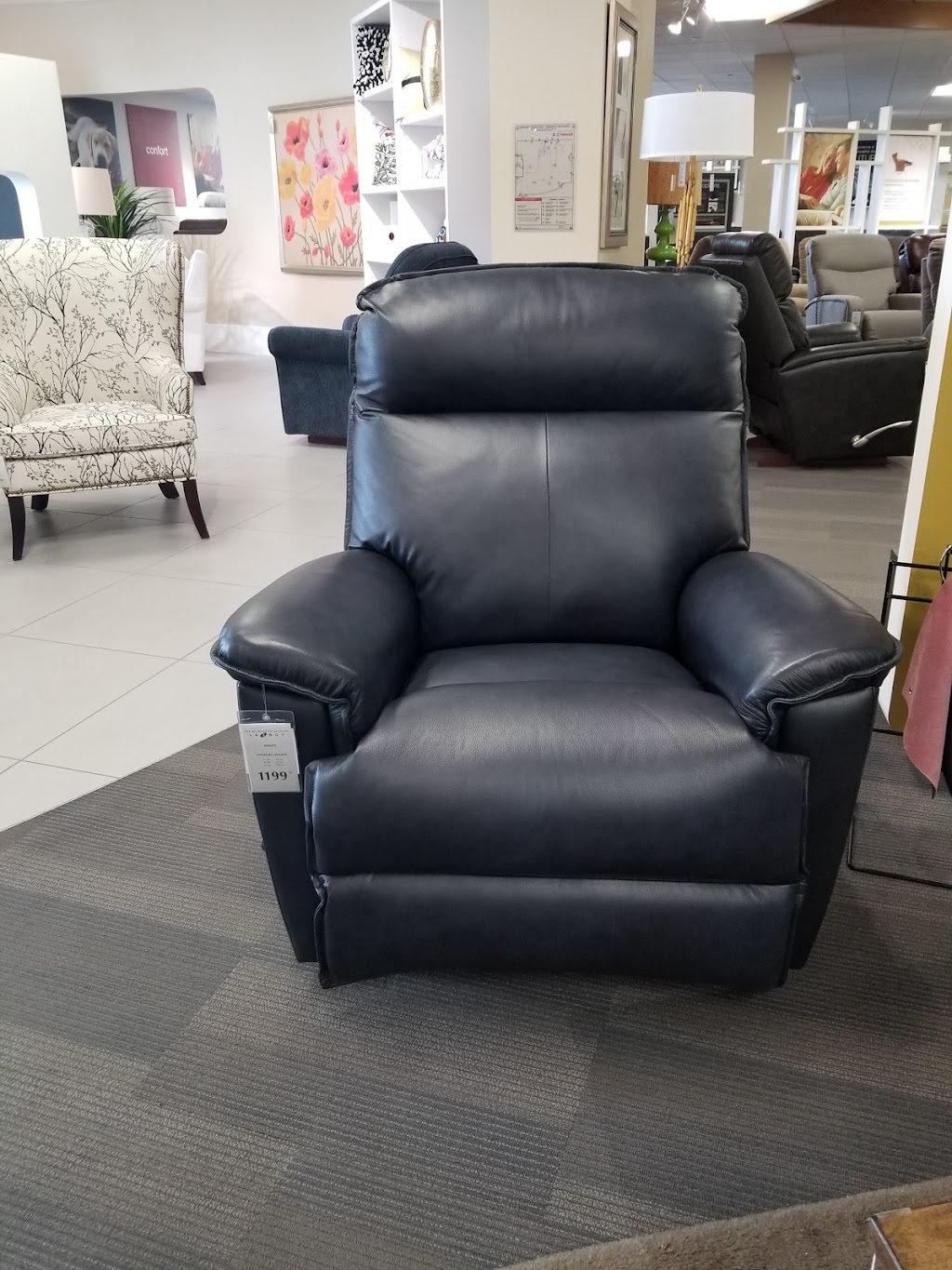 La-Z-Boy Furniture Galleries | 1900 Rue Maurice-Gauvin, Laval, QC H7S 1Z5, Canada | Phone: (450) 682-8211
