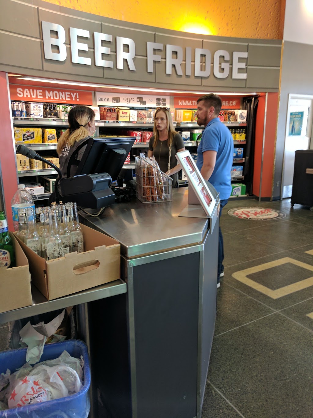 Beer Store | 420 Lakeshore Rd E, Mississauga, ON L5G 1H5, Canada | Phone: (905) 278-2334