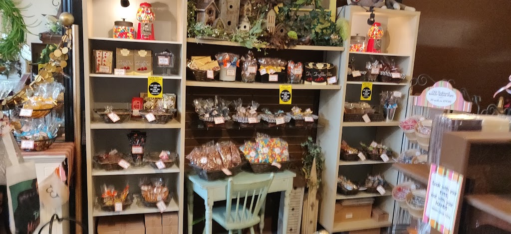 Crave The Chocolatier | 62 Hurontario St #155, Collingwood, ON L9Y 2L6, Canada | Phone: (705) 445-0233