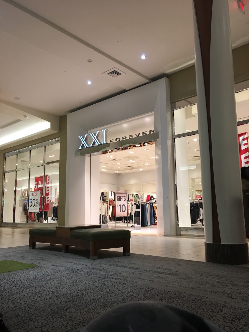 Forever 21 | 25 Peel Centre Dr Space #511, Brampton, ON L6T 3R5, Canada | Phone: (905) 792-6833