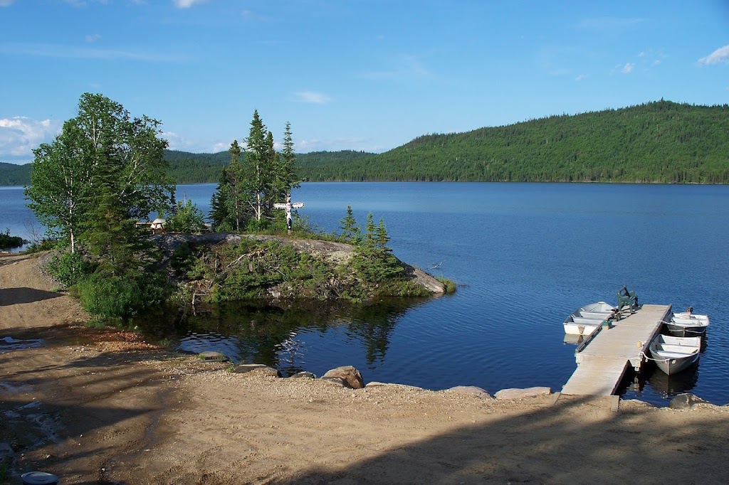 Pourvoirie du Lac des Coeurs/Lac Gilles | 46 Rue de la Réserve, Les Escoumins, QC G0T 1K0, Canada | Phone: (418) 233-2266