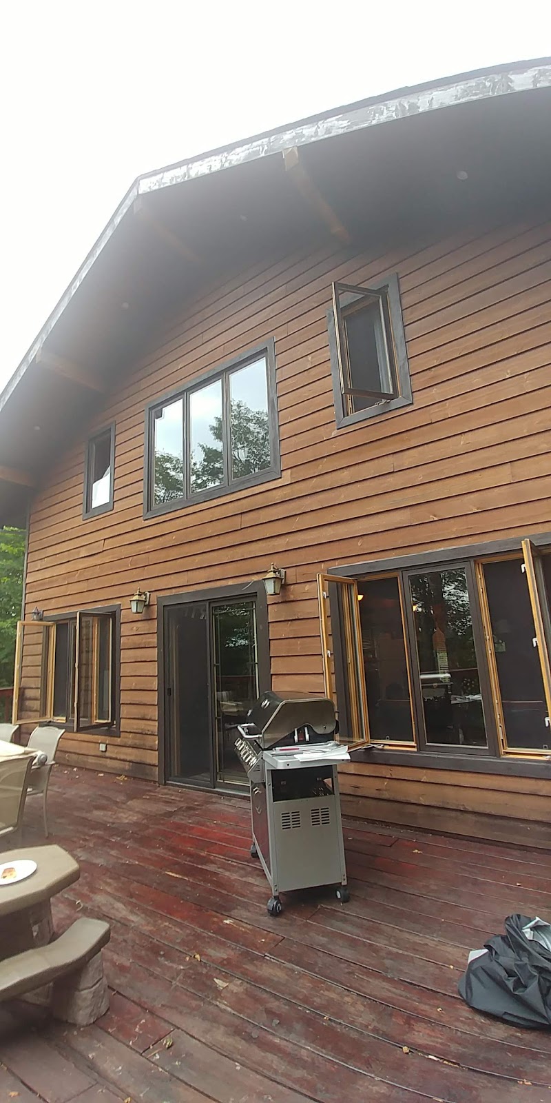 Le Mont blanc | 120 Rue du Mont Blanc, Sainte-Agathe-des-Monts, QC J8C 0T9, Canada | Phone: (438) 887-6877