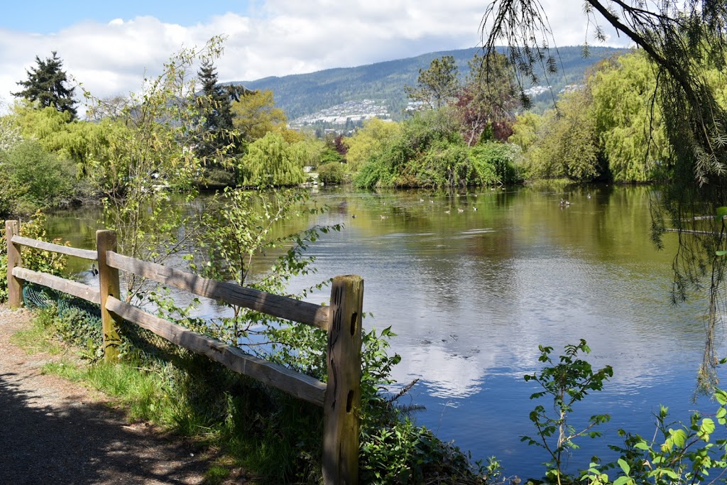 Ambleside Par 3 | West Vancouver | 1201 Marine Dr, West Vancouver, BC V7T 1G2, Canada | Phone: (604) 922-3818