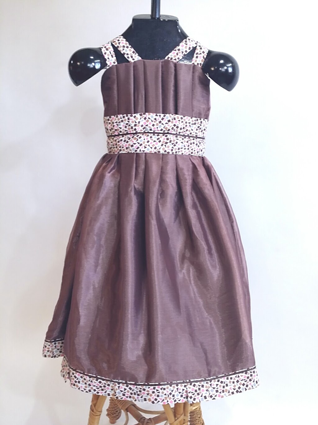 Giselle Clothing Design | 545 Deering St, Nanaimo, BC V9R 6Y2, Canada | Phone: (306) 533-7496