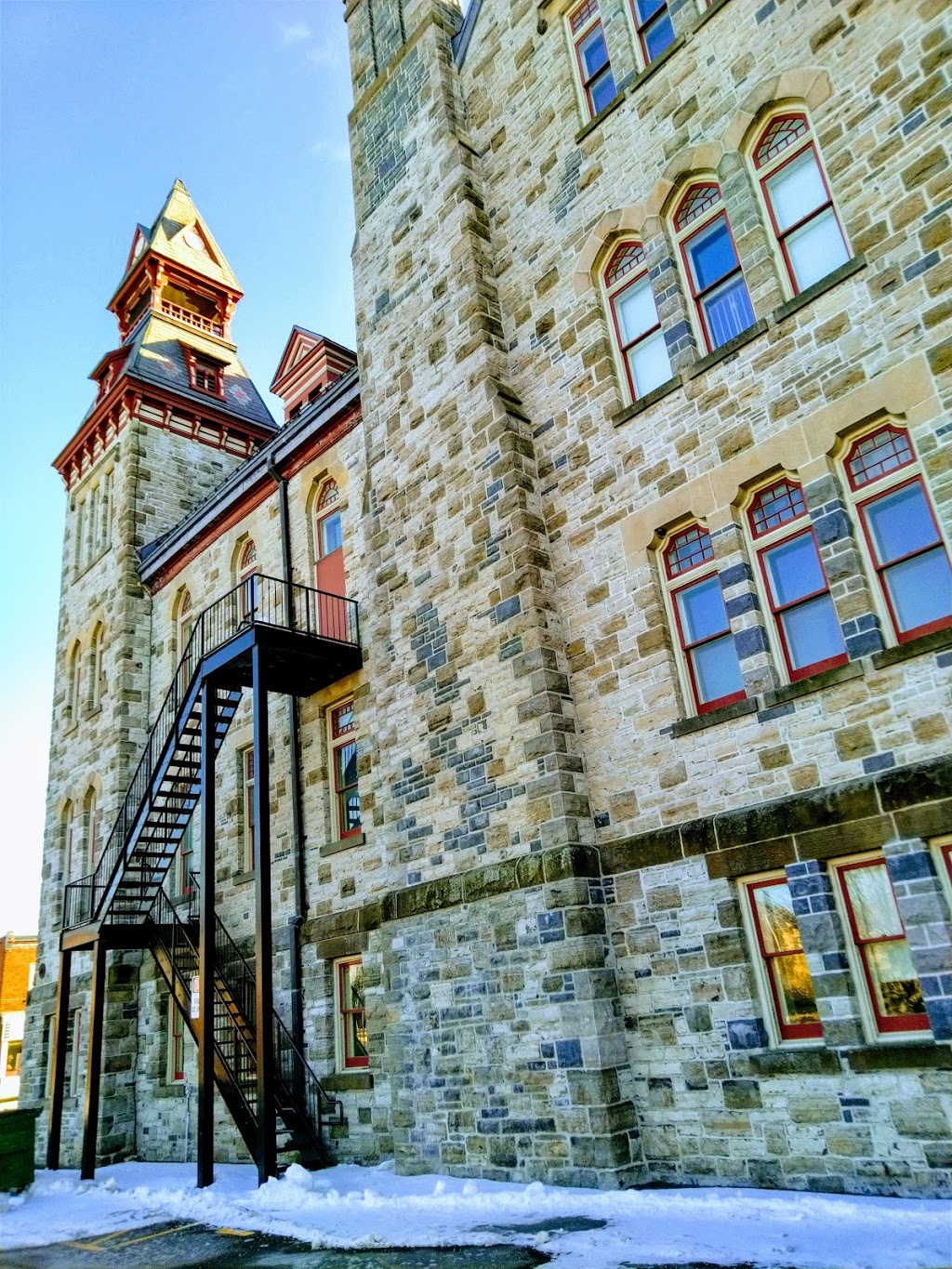 Almonte Municipal Office | point of interest | 14 Bridge St, Almonte, ON K0A 1A0, Canada | 6132561685 OR +1 613-256-1685