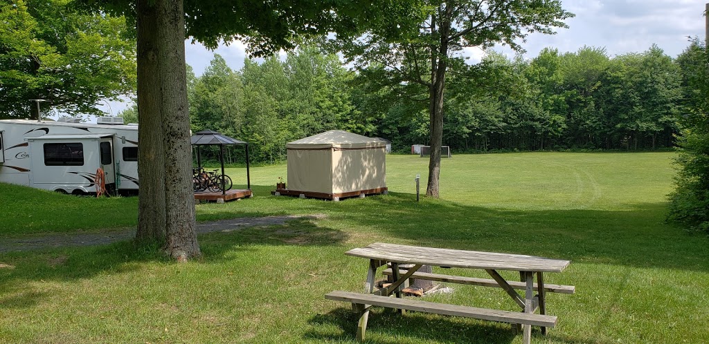 Camping Park Central | 29 Chemin des Domaines, Saint-Félix-de-Kingsey, QC J0B 2T0, Canada | Phone: (819) 848-2564