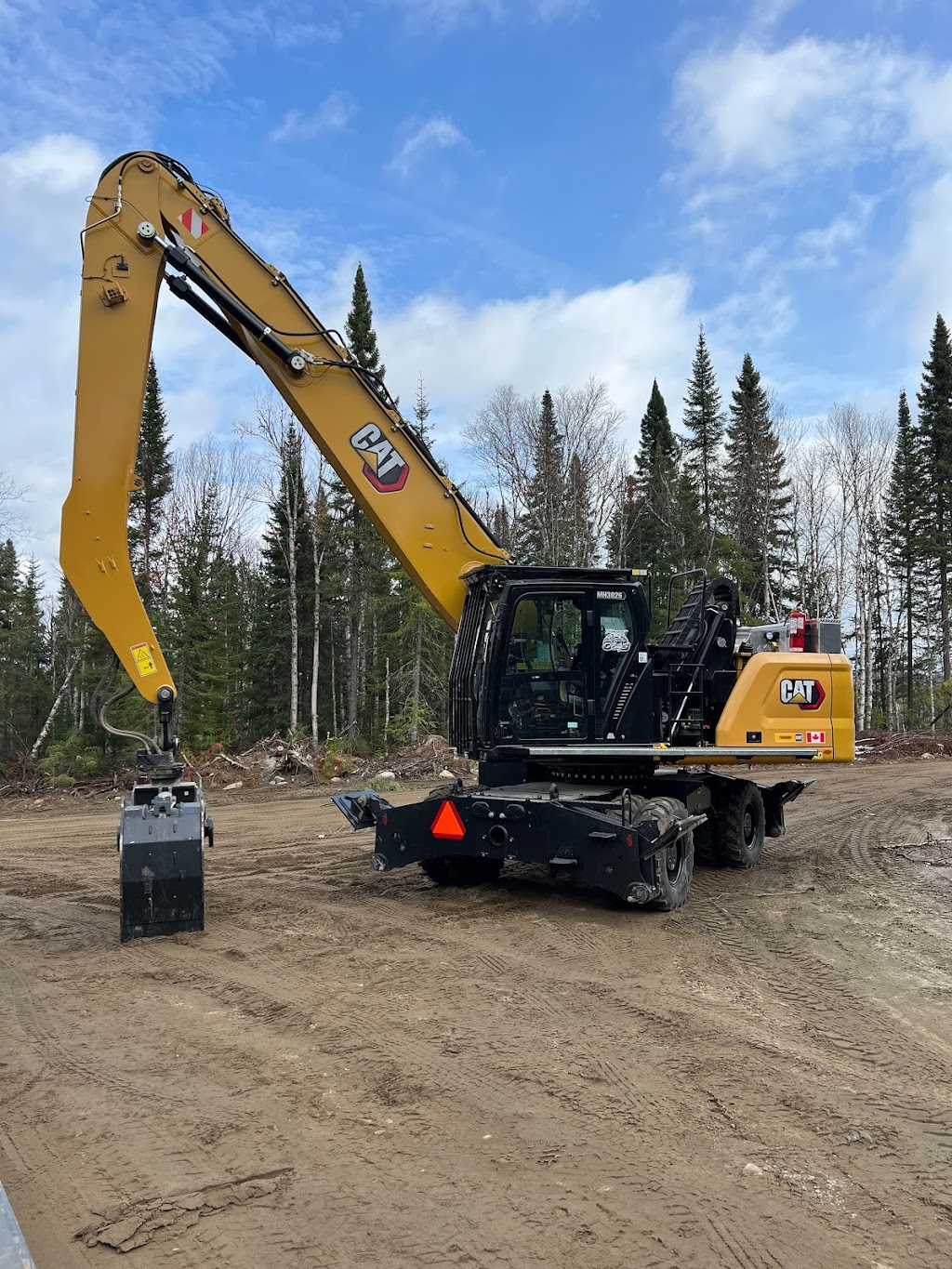 Transport GCinqS | 1334 Rue Principale, Girardville, QC G0W 1R0, Canada | Phone: (418) 637-8225