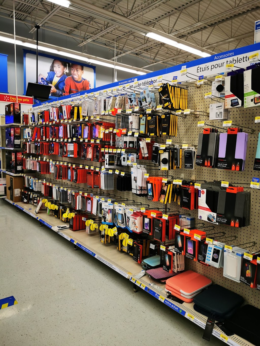 Walmart Sans fil | 1770 Rue du S, Cowansville, QC J2K 3G8, Canada | Phone: (450) 263-6006