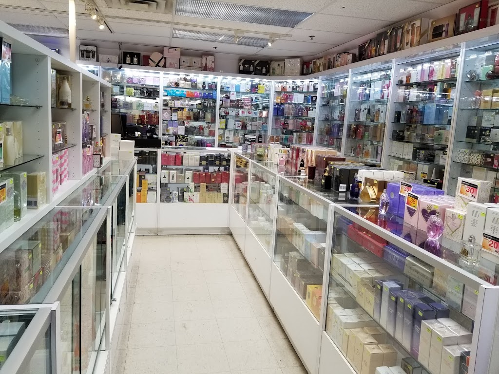 Maximum Deals | 4141 Dixie Rd, Mississauga, ON L4W 1V5, Canada | Phone: (905) 624-6111