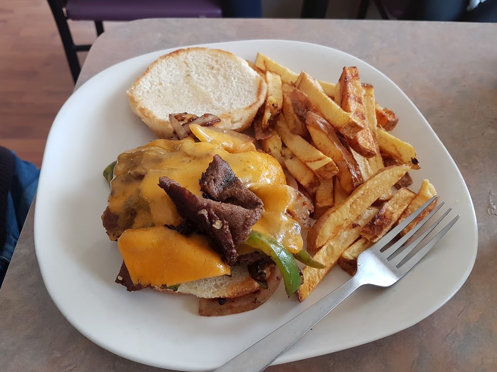 Square Plates Family Restaurant | 836 Armour Rd, Peterborough, ON K9H 2A2, Canada | Phone: (705) 876-8585