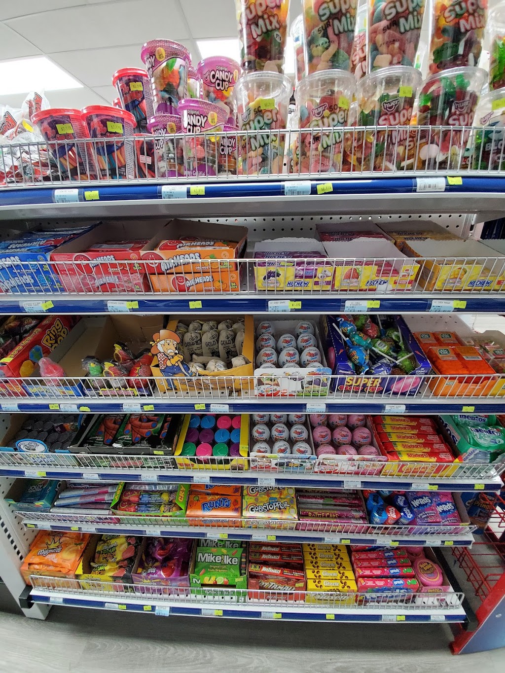 Harrys Convenience | 10757 Delsom Crescent #104, North Delta, BC V4C 0A5, Canada | Phone: (236) 598-8386
