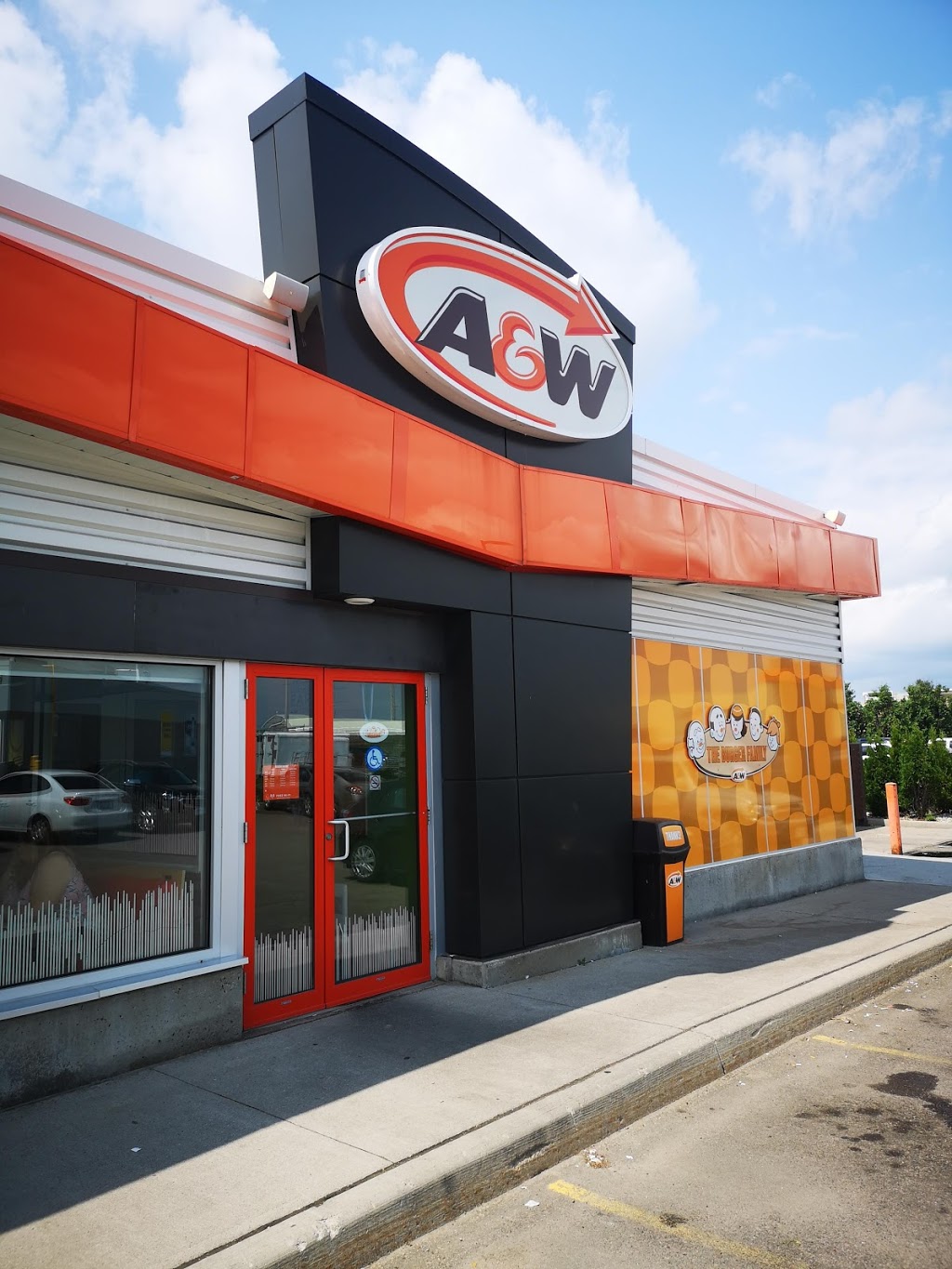 A&W Canada | 1040 OBrien Rd, Renfrew, ON K7V 3Z4, Canada | Phone: (613) 432-6262