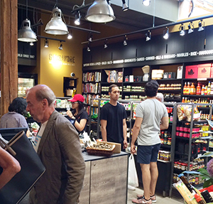South China Seas | 1502 Victoria Dr, Vancouver, BC V5L 2Y9, Canada | Phone: (604) 254-5403