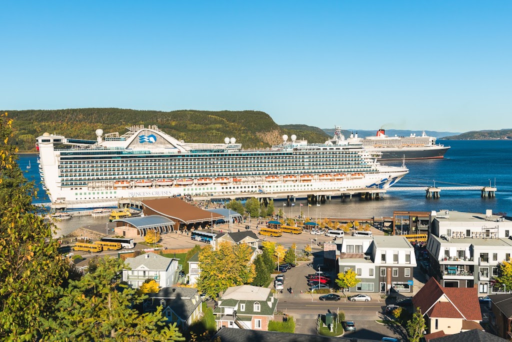 Pavillon des croisières | 900 Rue Mars, La Baie, QC G7B 3N7, Canada | Phone: (418) 698-3157