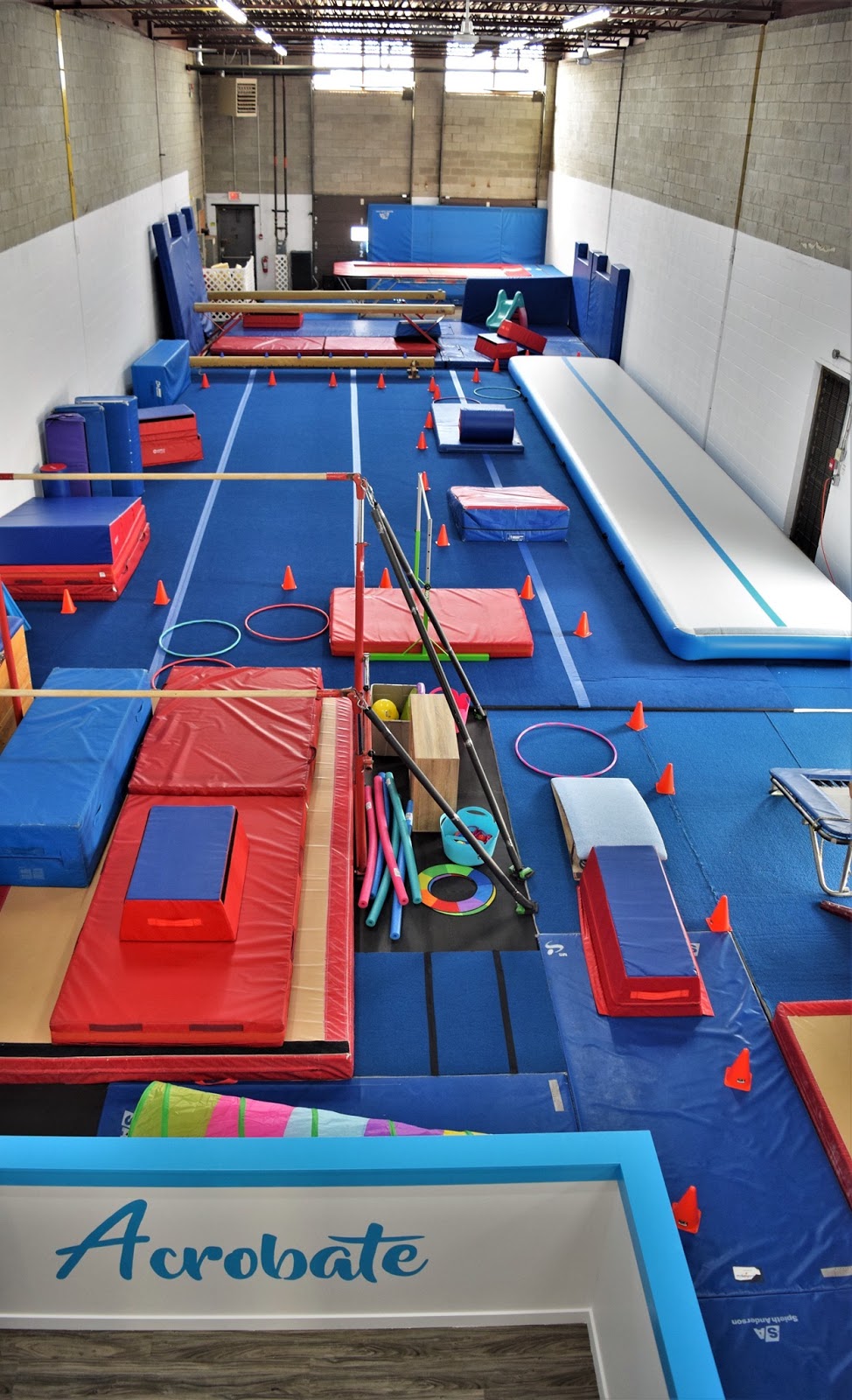 Club Acrobat | 3400 Boulevard Losch #41, Saint-Hubert, QC J3Y 5T6, Canada | Phone: (514) 224-1527