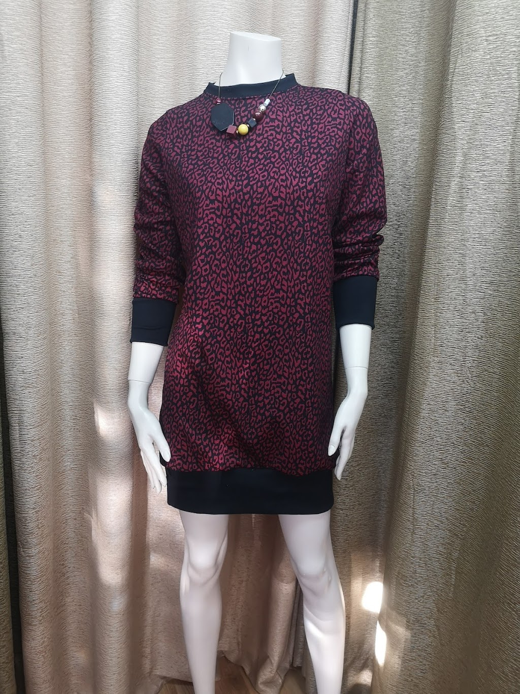 Collection Cstraight | 813 Boul. Sainte-Geneviève, Chicoutimi, QC G7G 2E9, Canada | Phone: (418) 690-8386