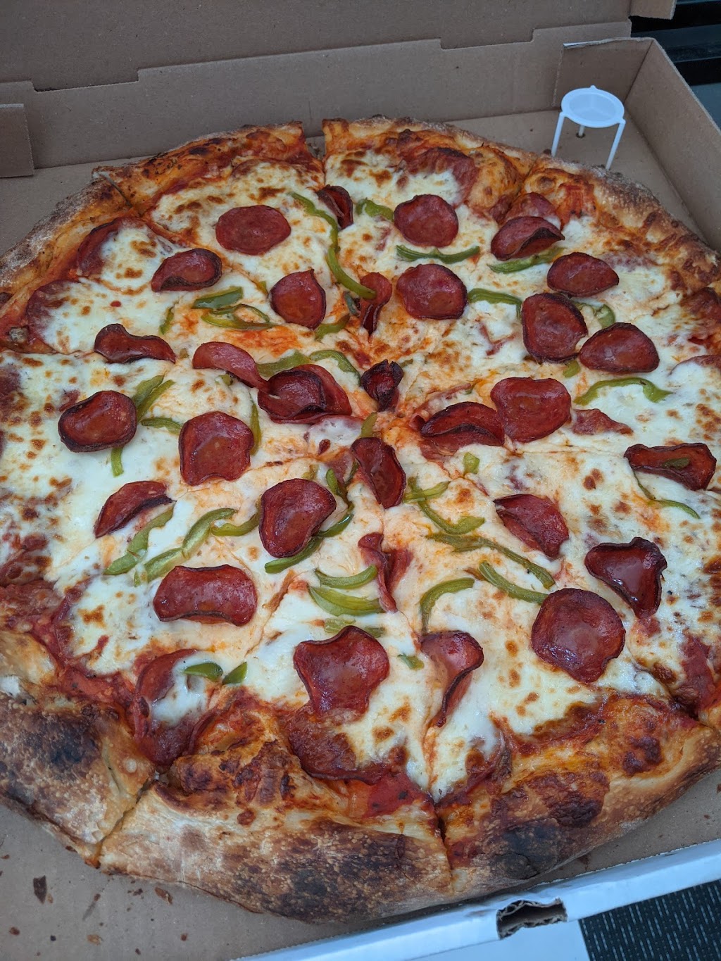 Dimos Pizza | 557 Chem. du Bord-de-lEau, Laval, QC H7X 1T7, Canada | Phone: (450) 314-4040