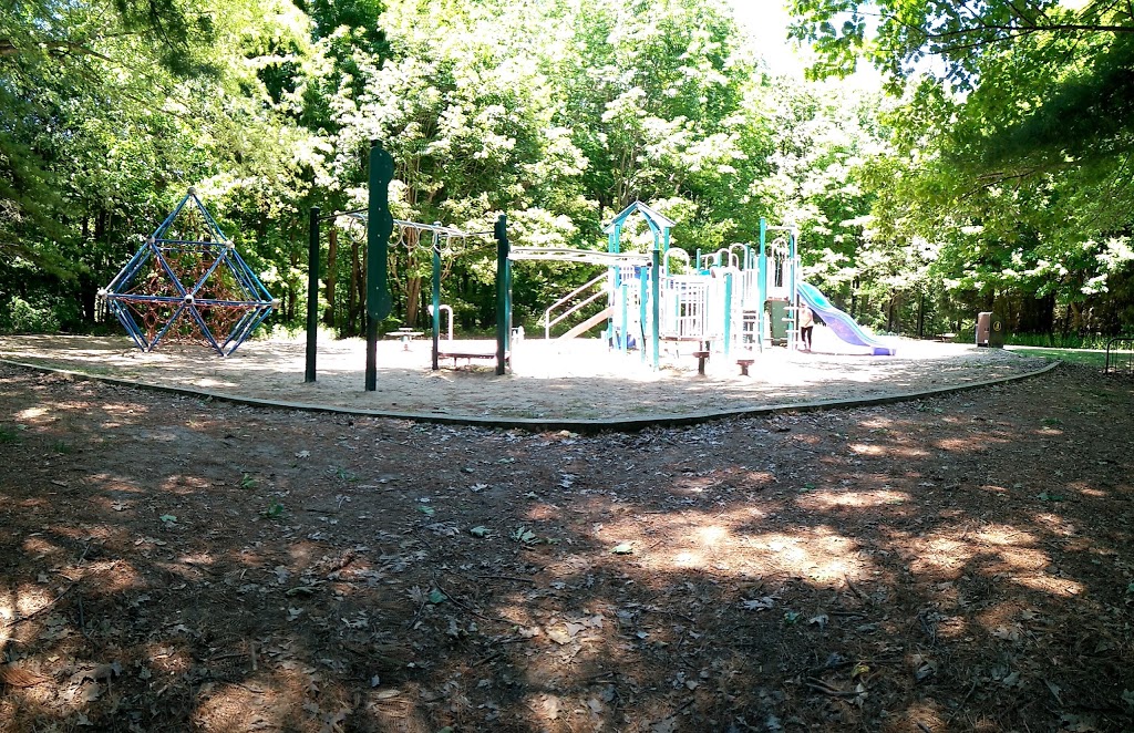 Port Burwell Provincial Park | 9 Wilson Ln, Port Burwell, ON N0J 1T0, Canada | Phone: (519) 874-4691