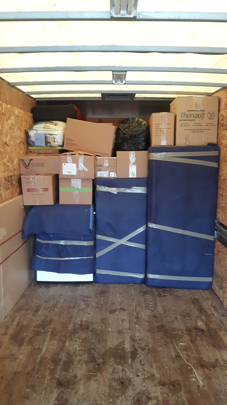Transport Sympathik | 50 Chem. de la Carrière, Carignan, QC J3L 0N5, Canada | Phone: (514) 996-8412