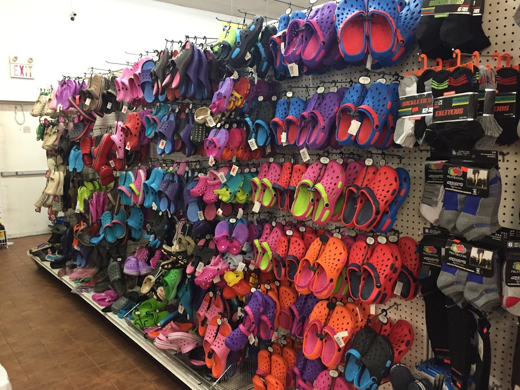 Dollar Village Plus | 416 Kerr St, Oakville, ON L6K 3C1, Canada | Phone: (905) 849-5741