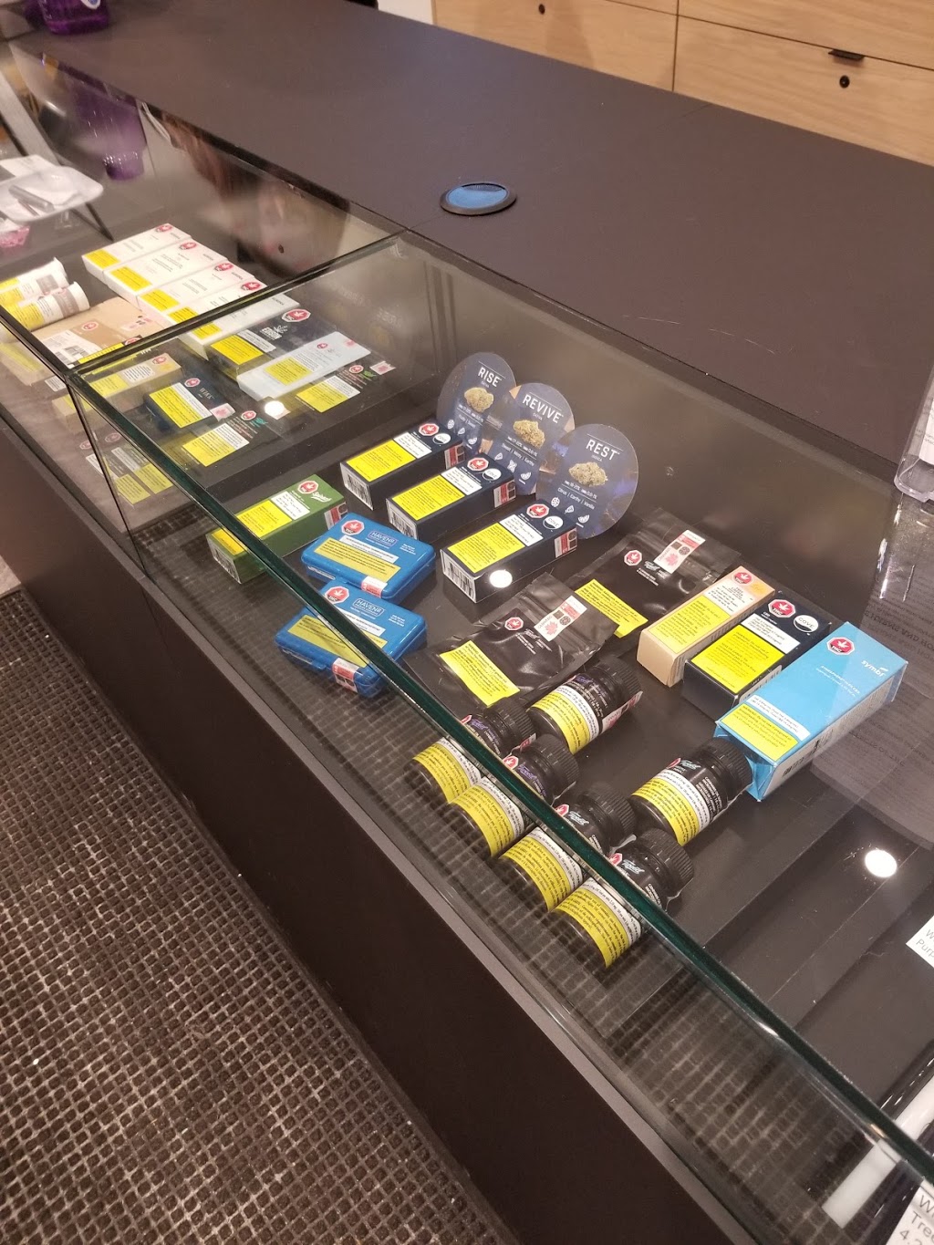 Choom Cannabis Co. | 631 Shawcliffe Gate SW, Calgary, AB T2Y 1W1, Canada | Phone: (587) 393-9095