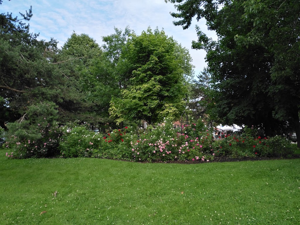 Parc Gordon | 389-405 Av Victoria, Saint-Lambert, QC J4P 2H9, Canada | Phone: (450) 672-4444