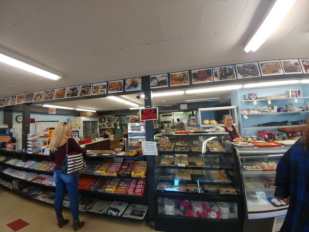 Country Mart | 3328 Buckhorn Rd, Buckhorn, ON K0L 1J0, Canada | Phone: (705) 657-3455
