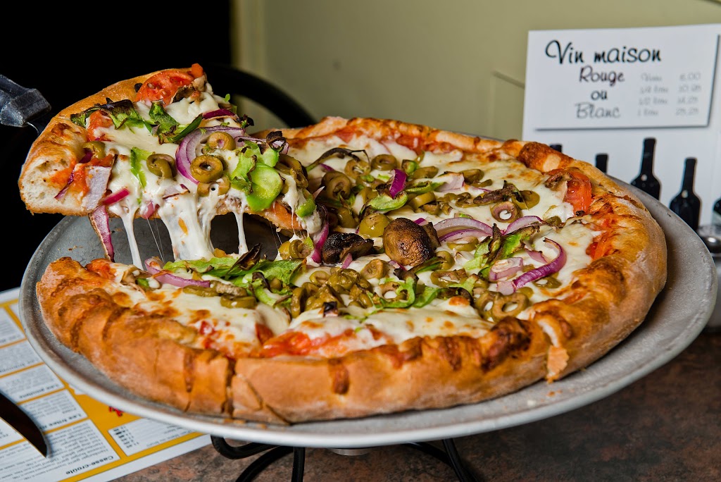 Restaurant Pizza Giffard Inc | 2994 Boulevard Sainte-Anne, Québec, QC G1E 3J3, Canada | Phone: (418) 663-6373