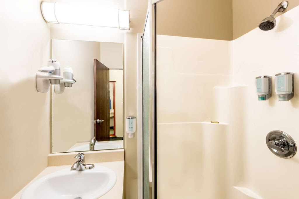 Super 8 by Wyndham Windsor NS | 63 Cole Dr, Windsor, NS B0N 2T0, Canada | Phone: (902) 701-9898