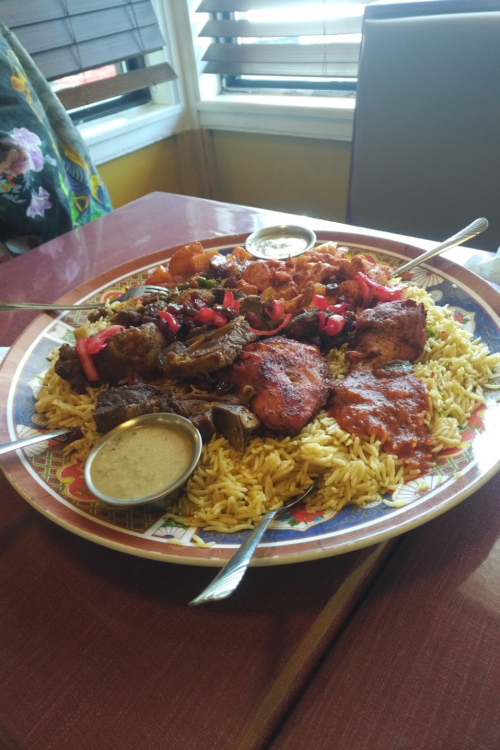 Shifa restaurant | 1115 Cobden Rd, Ottawa, ON K2C 2Z1, Canada | Phone: (613) 829-1953