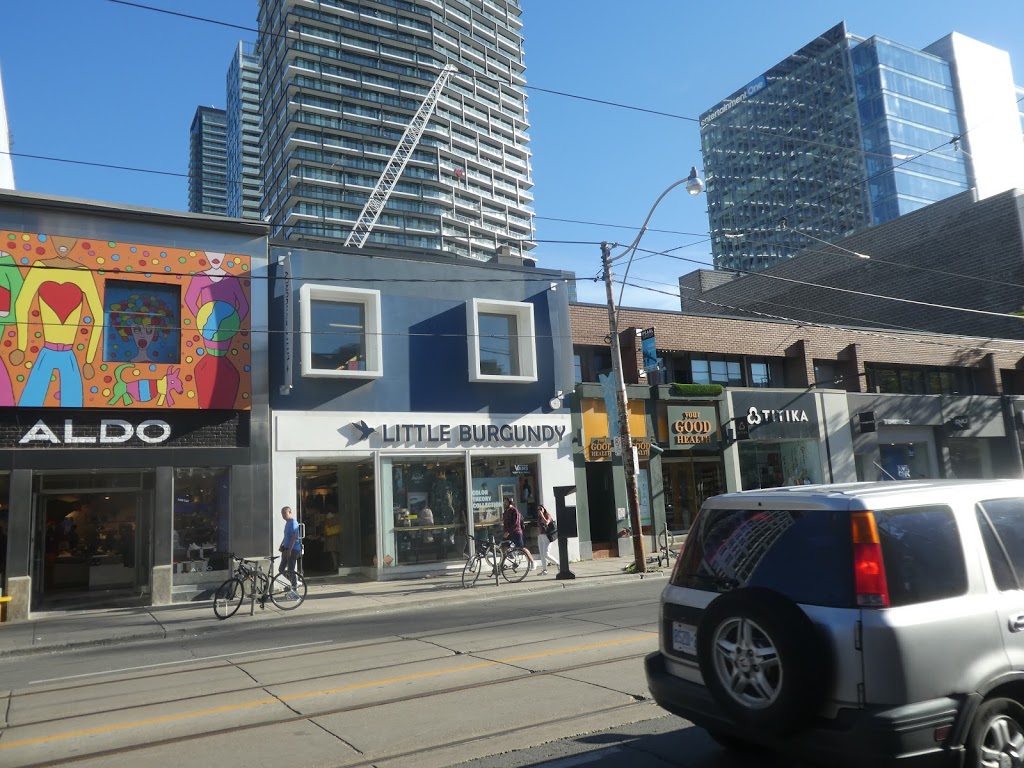 Aldo | 349 Queen St W, Toronto, ON M5V 2A4, Canada | Phone: (416) 340-9882